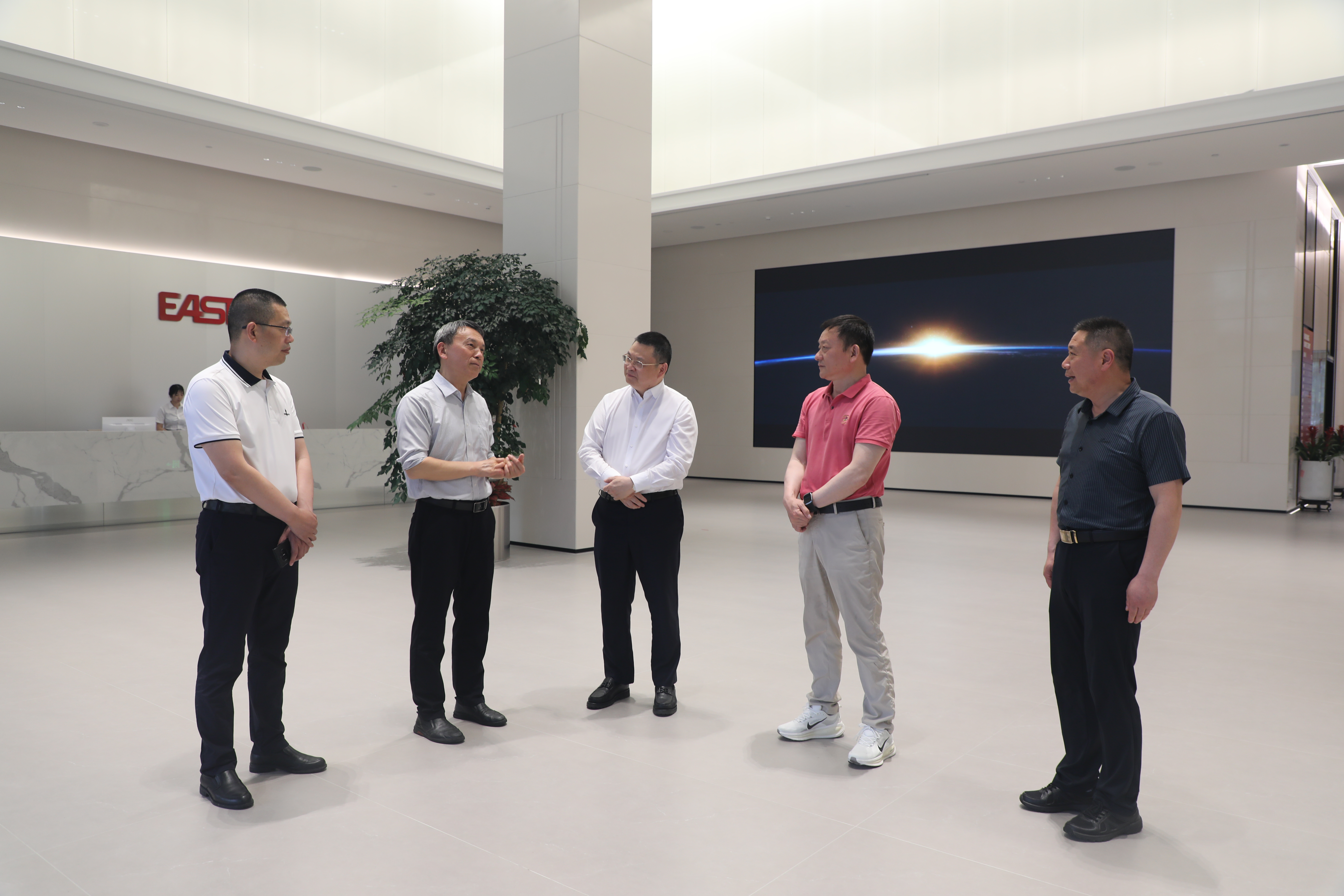 常务副校长童宏葵带队到东莞考察交流
