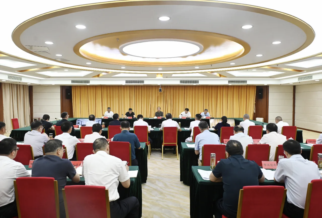 市委常委会召开会议 传达学习省委十一届十二次全会精神 研究部署科技创新、“群腐”集中整治、党校建设等工作 孟景伟主持
